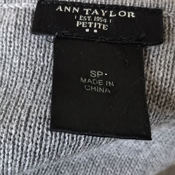 Ann Taylor Factory Petites Gray Double Buttoned Cotton Sweater Cardigan Size SP - Picture 6 of 7